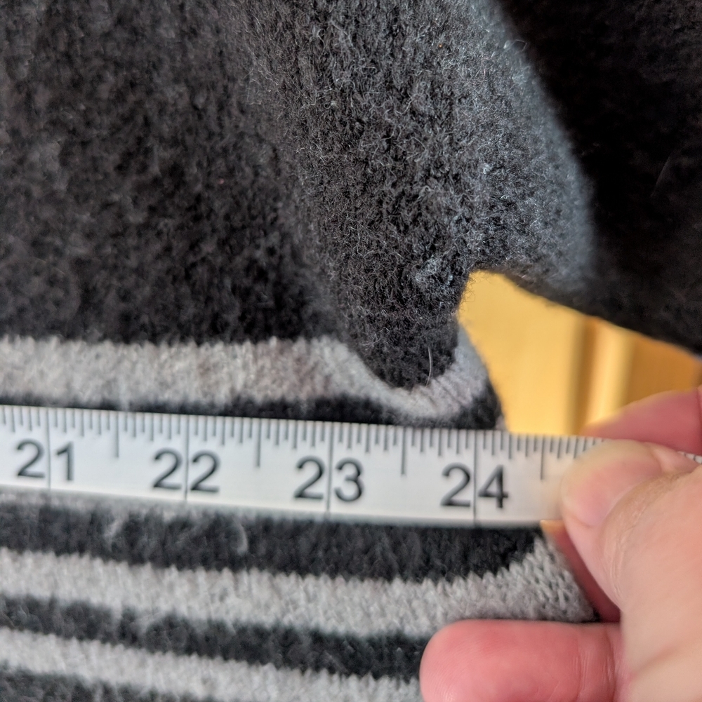 New York & Company Black and Blue Long Cardigan - Picture 10 of 10